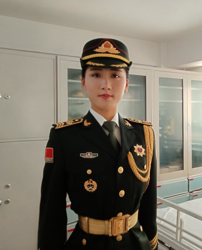 仪仗女兵唐烁军姿一站是两年军人的挺拔是一辈子