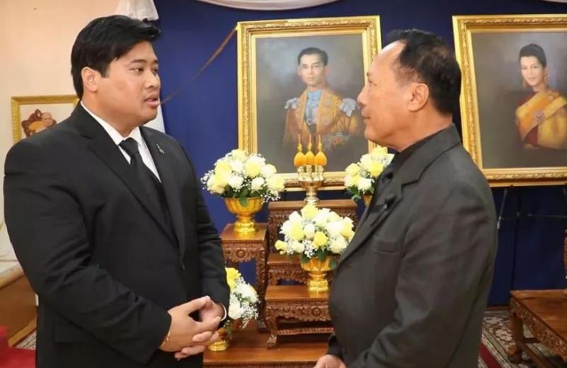 提帮功|泰王罕见为长子庆生！长相帅气博士毕业，14岁提帮功面临出局