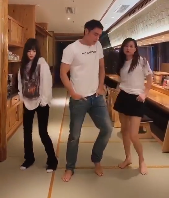 李小璐|要复出？李小璐与张庭王若雪明道聚餐，50岁张庭更显年轻