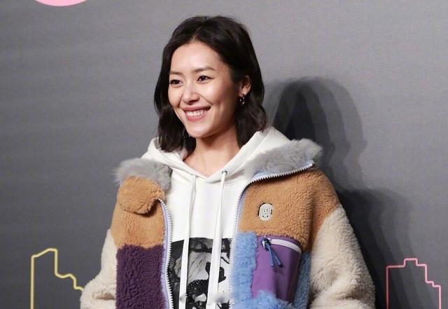 杨紫|杨紫成蔻驰品牌女士代言人，被酸太丢人，王一博、蔡徐坤无辜躺枪