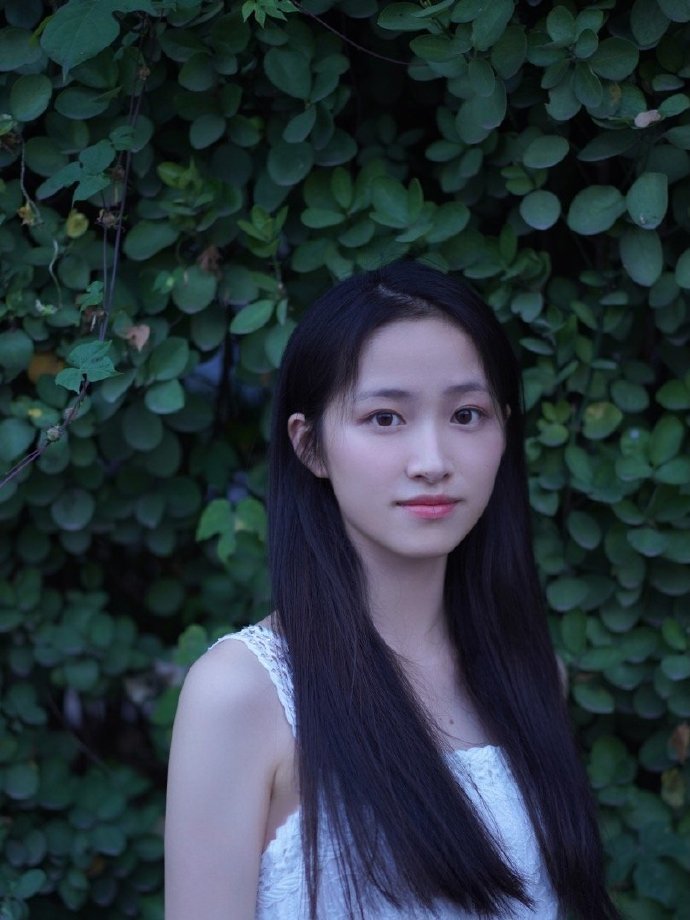 小银花|《琉璃》的小银花，一位00后苗族姑娘，参加过《国风美少年》