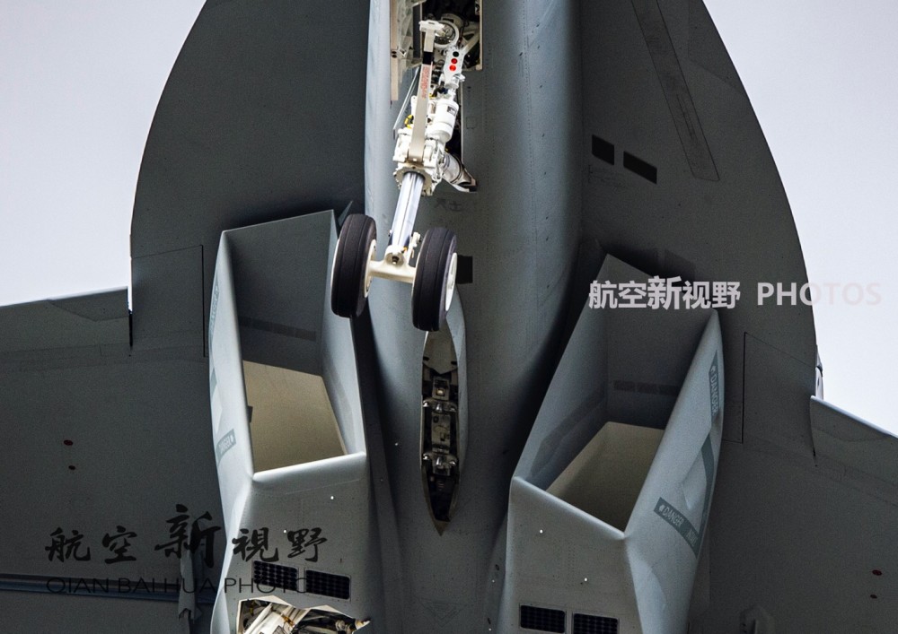 f/a-18f超级大黄蜂战机,外八字挂架是亮点,细节图展现精致做工