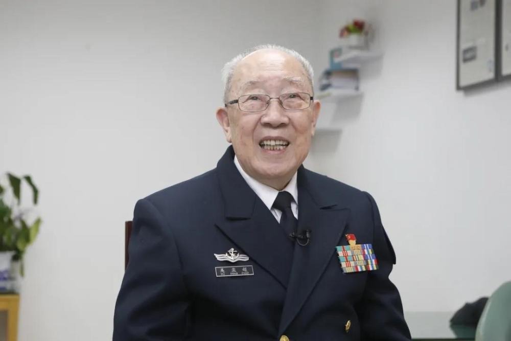 96岁仍奋战在无影灯下,"中国肝胆外科之父"吴孟超今天迎来了99岁生日