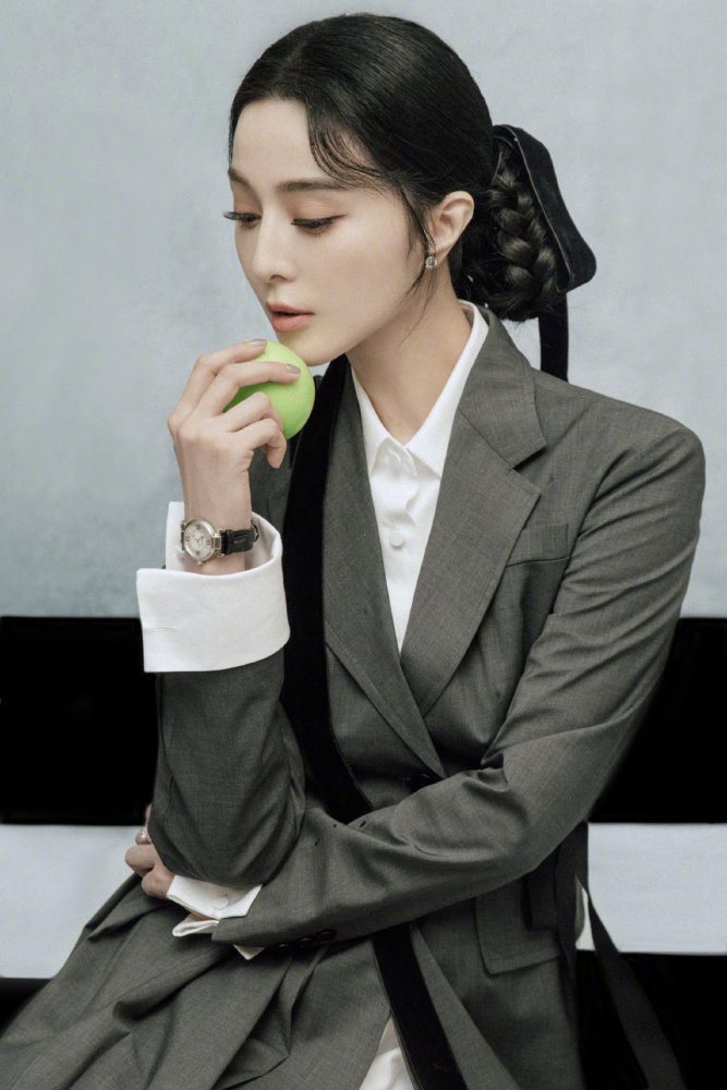 范冰冰|范冰冰终于回归！工作室发文认证参与到知名导演的个展，感知人情