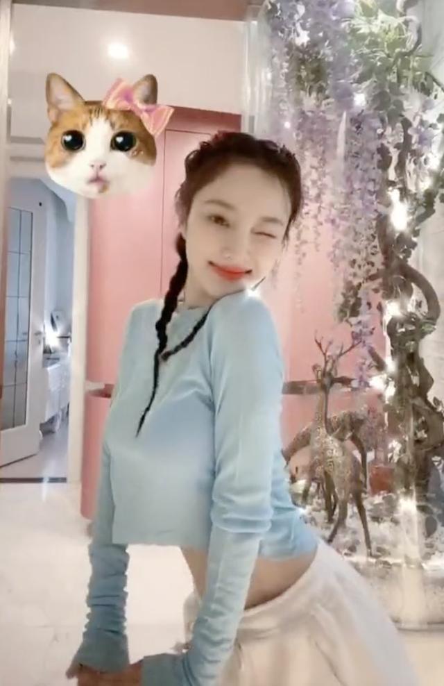 李小璐|无惧争议！张庭明道和李小璐同框跳舞，并大赞她很善良