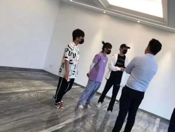 王思聪|网红甜仇官宣与王思聪分手，并称他们以前是真爱，王思聪曾和她一起看豪宅