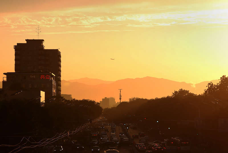 中青报·中青网|北京傍晚迎来“醉美”晚霞 刷屏朋友圈