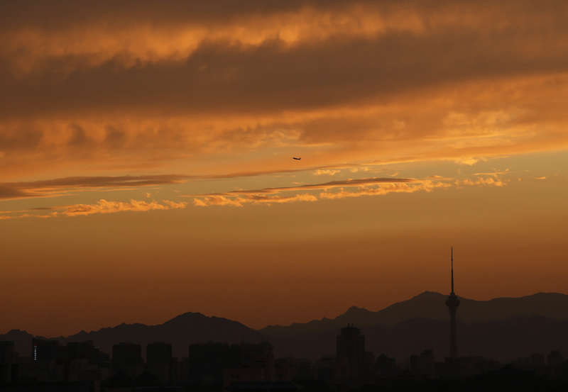 中青报·中青网|北京傍晚迎来“醉美”晚霞 刷屏朋友圈