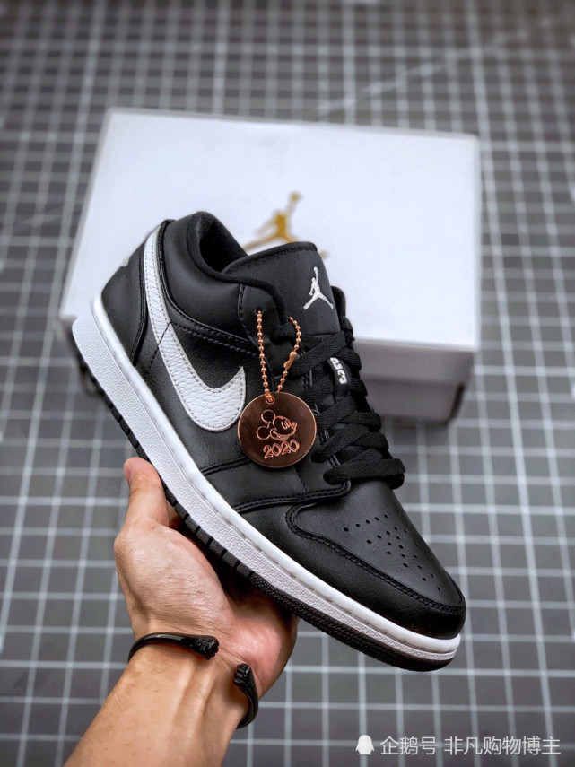 airjordan1low黑白小熊猫实拍鉴赏