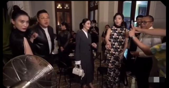 范冰冰|范冰冰破“被冷落”传闻！盛装参加私人聚会，与小宋佳亲密相拥