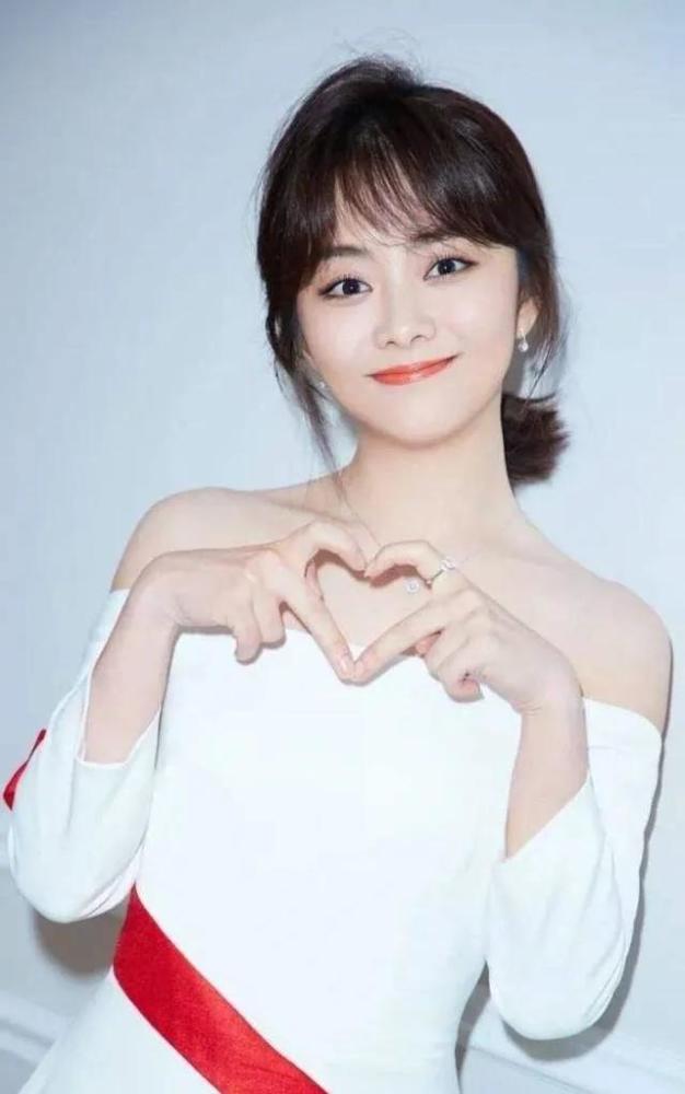 谭松韵|元气少女被迫长大？谭松韵誓为母亲讨回公道，庭审现场泣不成声