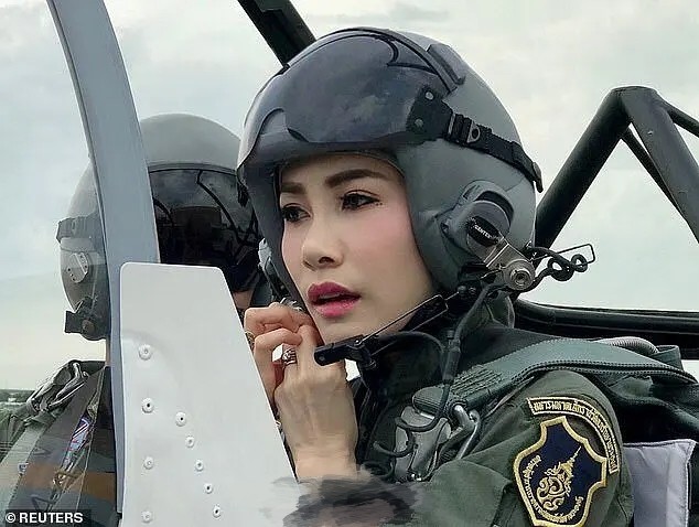 诗妮娜|泰版《甄嬛传》！泰国被废王妃飞往德国与泰王相聚，此前有消息称她惨死狱中
