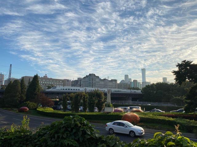北京|抬头看！今早北京的天空“撞脸”梵高油画