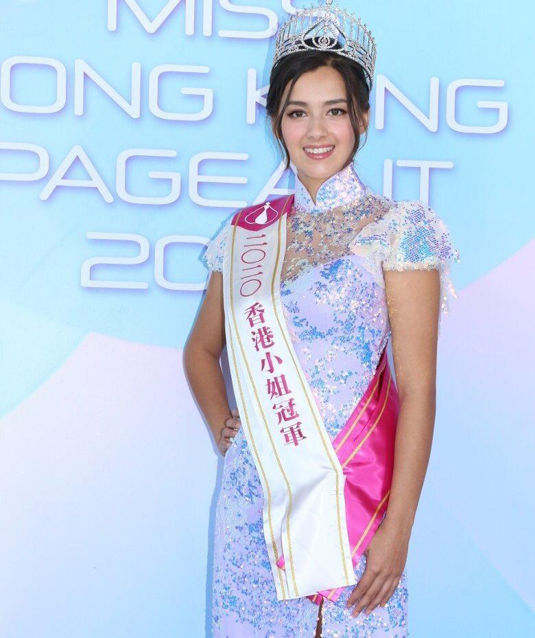 港姐冠军|评委审美终于在线！20届港姐冠军花落混血美女，长相酷似迪丽热巴
