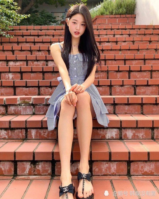 拍照角度令人担忧izone张元英晒清纯私照答谢粉丝生日祝福