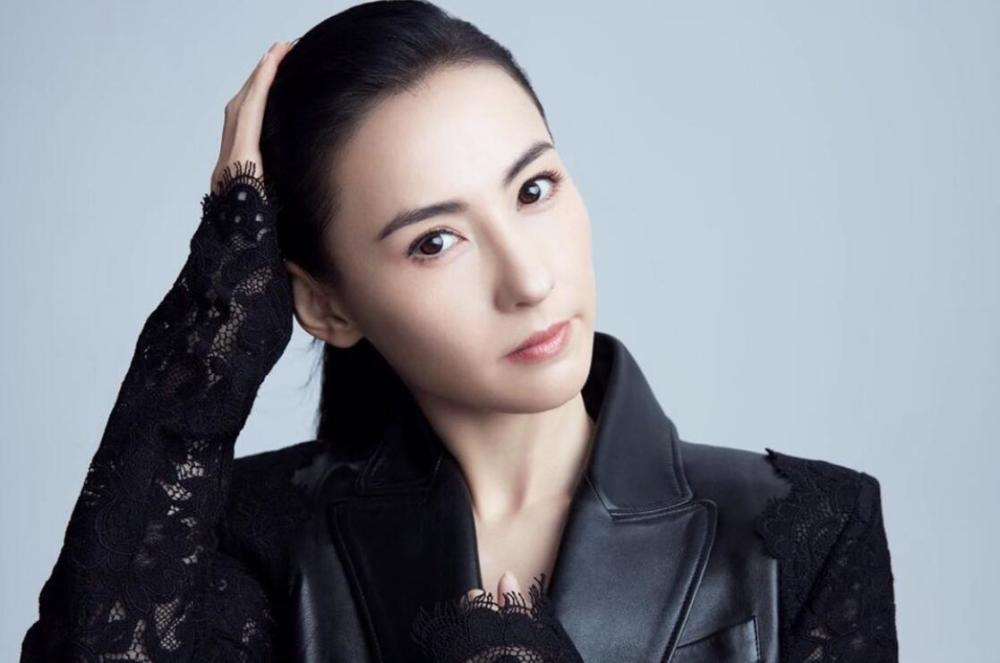 张柏芝|张柏芝复工不忘晒儿子，10岁小Q身高到妈妈肩膀，小王子侧颜超帅