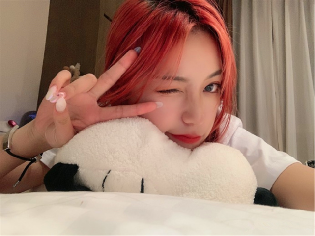 女装大佬刀小刀自拍被发现明显异样这下谁都说不清了