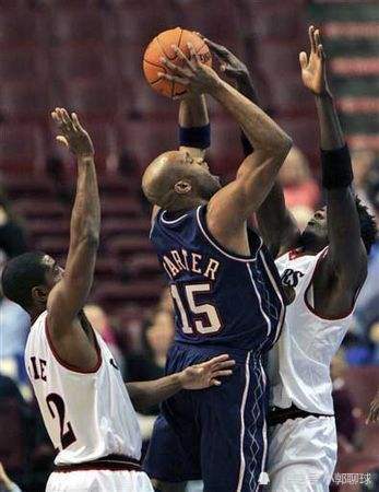 2004年,卡特又被交易到新泽西网队,在新泽西待了5个赛季后