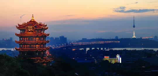 格律诗|七律之首崔颢的《黄鹤楼》，到底算不算律诗，格律诗别格了解一下