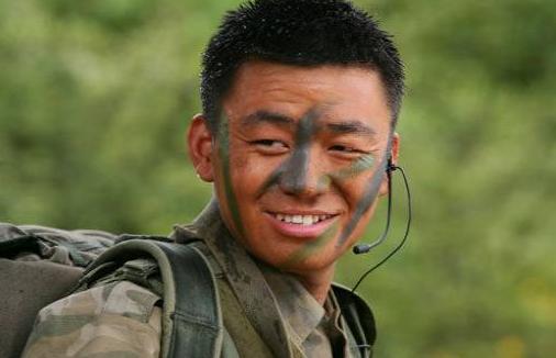 王宝强|王宝强新女友曝光，不求名分为其母亲披麻戴孝，前妻马蓉终于发声