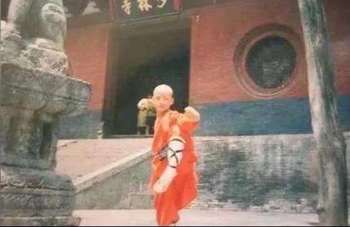 王宝强|王宝强新女友曝光，不求名分为其母亲披麻戴孝，前妻马蓉终于发声