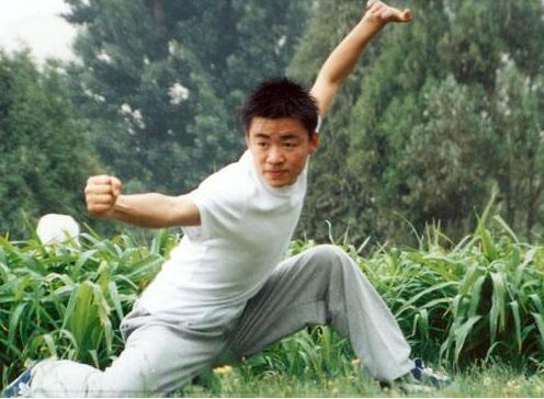 王宝强|王宝强新女友曝光，不求名分为其母亲披麻戴孝，前妻马蓉终于发声