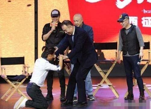 王宝强|王宝强新女友曝光，不求名分为其母亲披麻戴孝，前妻马蓉终于发声