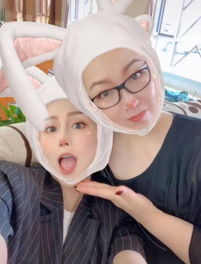 赵本山|赵本山私人飞机半价卖不出，停机费一晚2万，女儿还想买劳斯莱斯