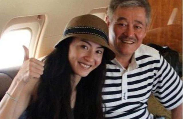 赵本山|赵本山私人飞机半价卖不出，停机费一晚2万，女儿还想买劳斯莱斯