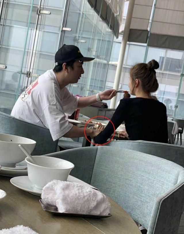 王思聪|王思聪被曝新恋情！深夜约会玩游戏同车回家，女方五官精致身材好