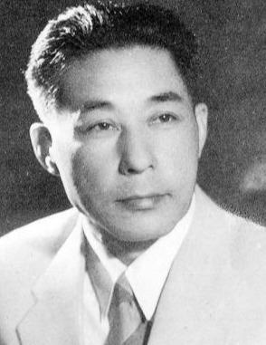 魏鹤龄|老实人魏鹤龄：3婚共9个子女，感情经历被改编成话剧