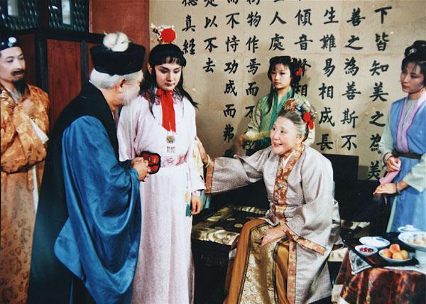 贾宝玉|《红楼梦》疑点：“白首双星”到底何意？宝玉与湘云终为夫妻？