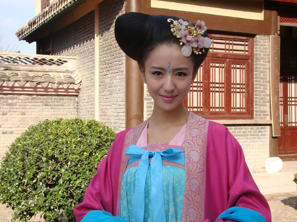 唐宫美人天下|《美人天下》播出9年主演再聚，张庭连续夸赞李小璐“善良”