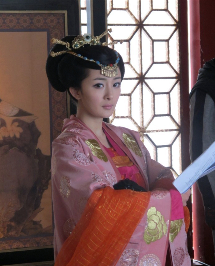 唐宫美人天下|《美人天下》播出9年主演再聚，张庭连续夸赞李小璐“善良”