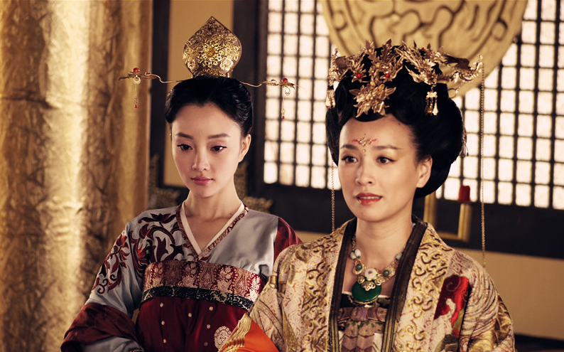 唐宫美人天下|《美人天下》播出9年主演再聚，张庭连续夸赞李小璐“善良”