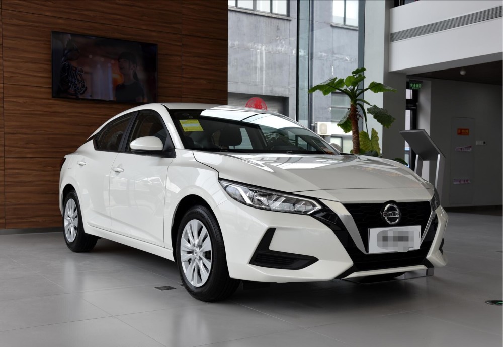 首台2021款日产轩逸到店119万起油耗6升空间比卡罗拉宽裕