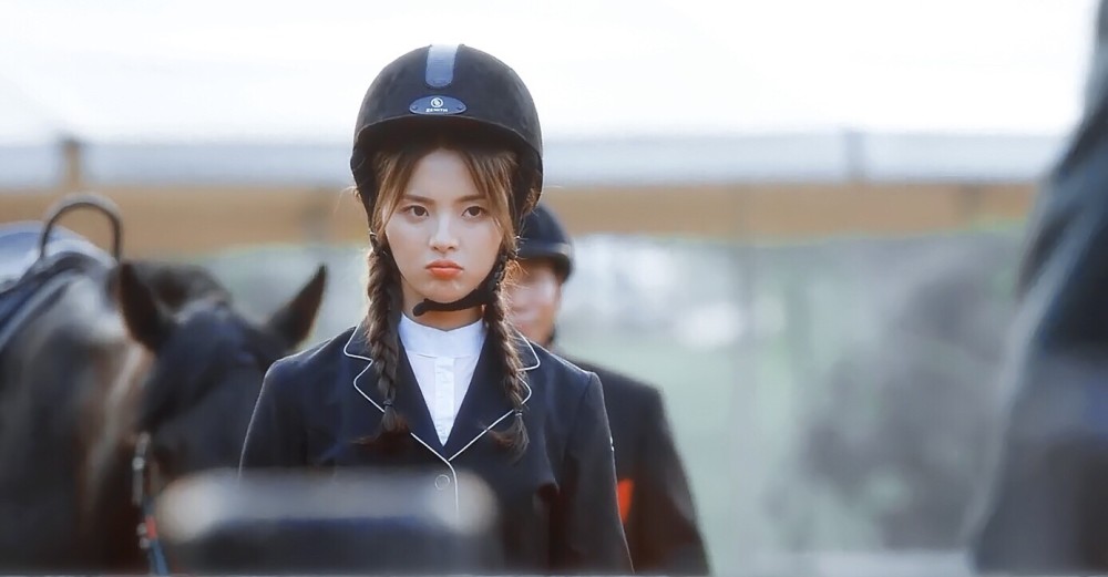 仲夏满天心|《仲夏满天心》刚开播，就力压《家人》，杨超越不愧是热度女王