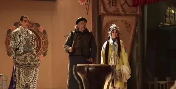 八佰|《八佰》：一寸山河一寸血，我辈当有报国心