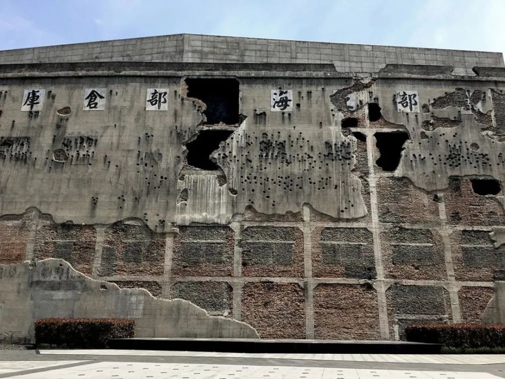 八佰|《八佰》：一寸山河一寸血，我辈当有报国心