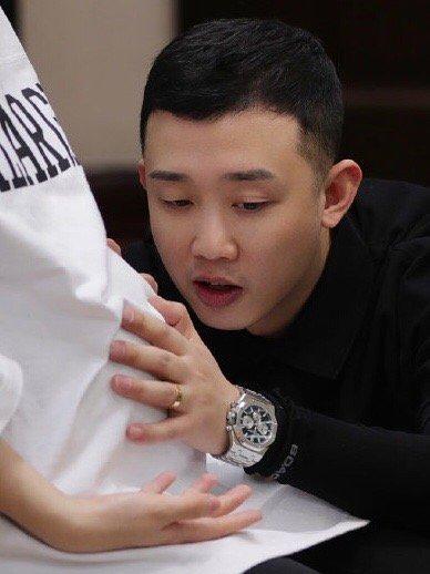 gai|GAI首晒儿子正面照，公布小名为“柚柚”，网友调侃手在打节拍