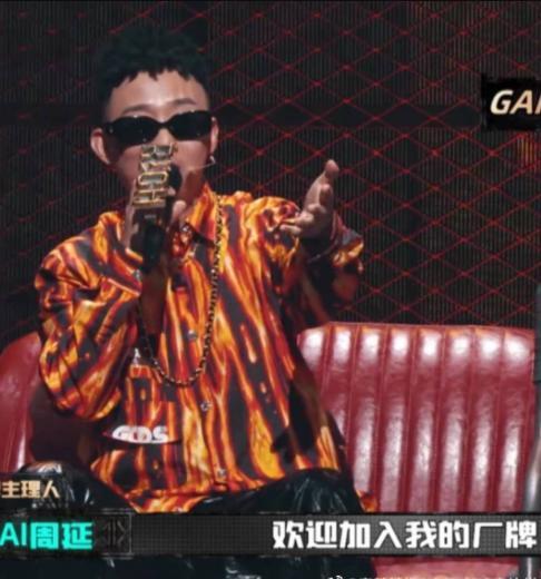 gai|GAI首晒儿子正面照，公布小名为“柚柚”，网友调侃手在打节拍