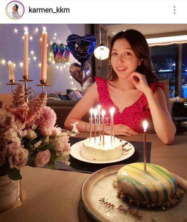 郭嘉文|李泽楷小女友再晒生日照，郭嘉文嘟嘴卖萌装可爱，蜡烛满屋超浪漫