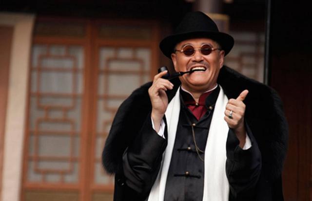 赵本山|赵本山后悔买飞机？女儿吐槽每天停机费要2万，便宜一半也没人买