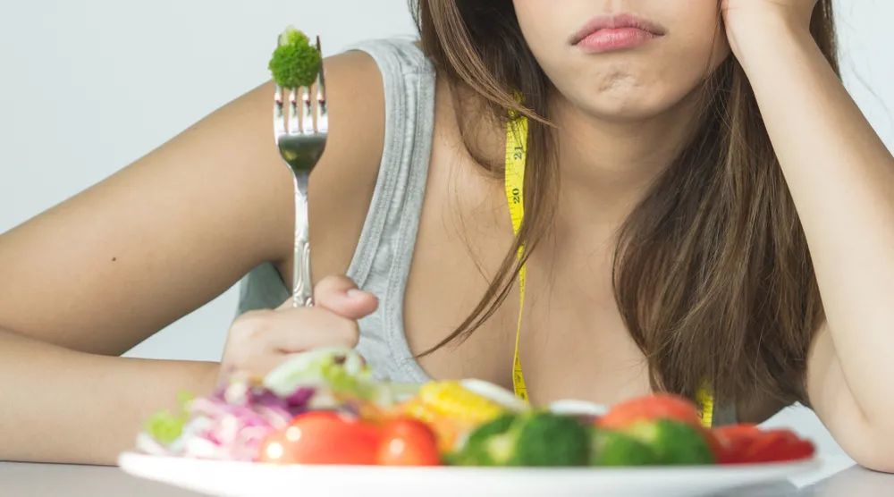 减肥|为什么你辛苦节食，反而越来越胖？