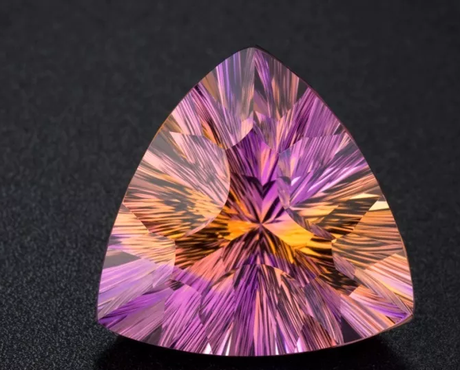 珍稀的双色宝石之一玻利维亚紫黄晶