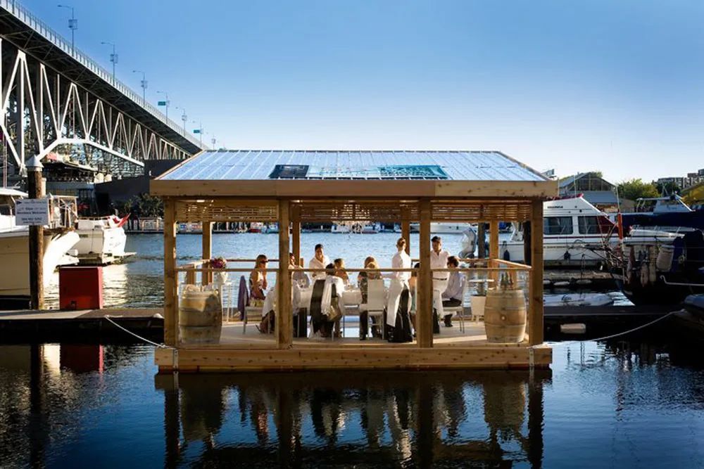 漂浮的"苹果"还是苹果吗?全球首家苹果零售店要玩"水上漂"!