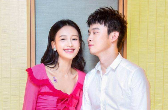 因为长得漂亮,而被经纪人介绍给自己儿子,如今还成功结婚生子|董子健