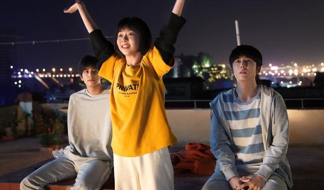 谭松韵|谭松韵流泪为亡母讨公道，却因索赔501万被骂明星命更金贵