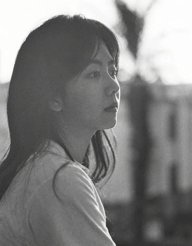 谭松韵|谭松韵流泪为亡母讨公道，却因索赔501万被骂明星命更金贵