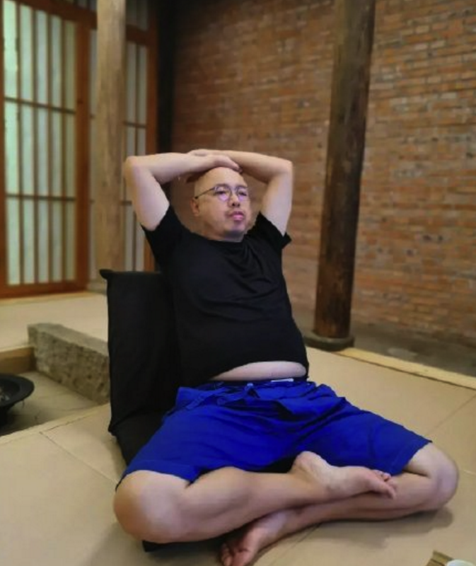 巩俐|53岁巩俐逛街被骂胖成球，谁说女明星一定要瘦成闪电？